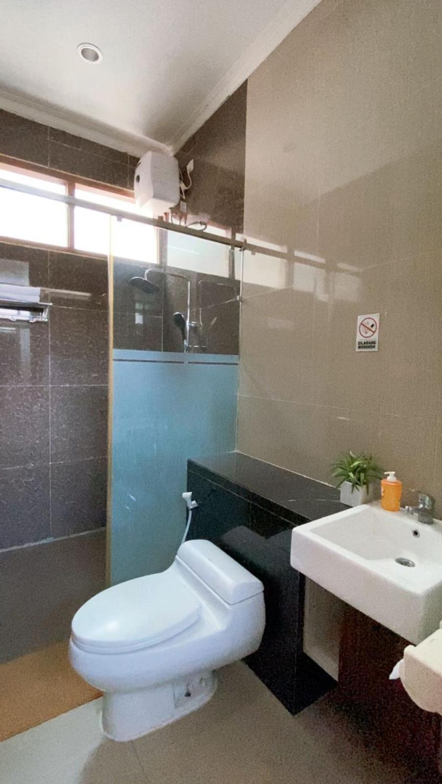 Kirana Residence By Sampai Coliving ยอกยาการ์ตา ภายนอก รูปภาพ